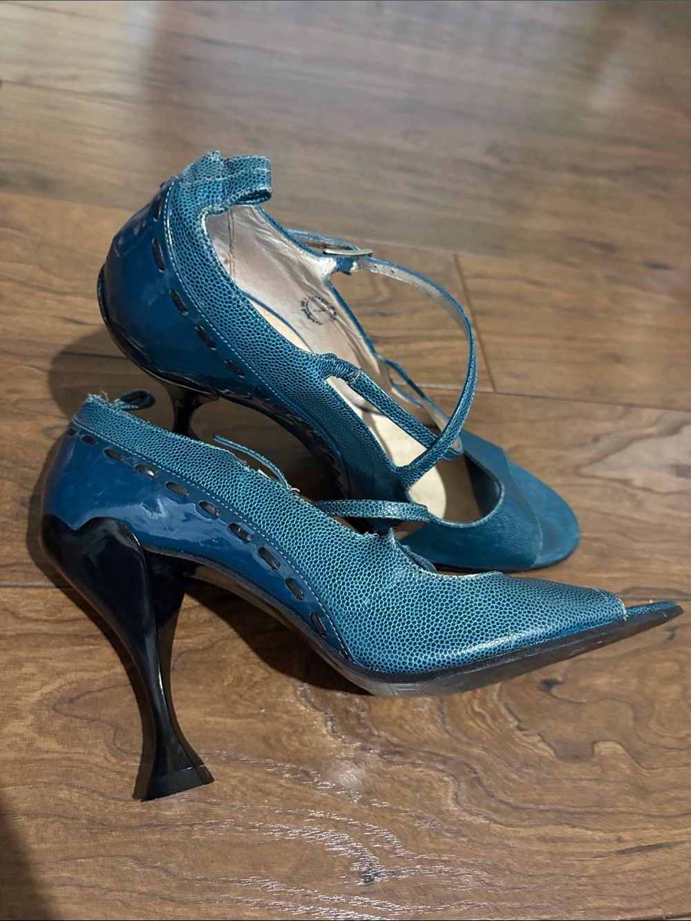John Fluevog Rare Minis Sample Sale Teal Pebble Leather Heels Size 7